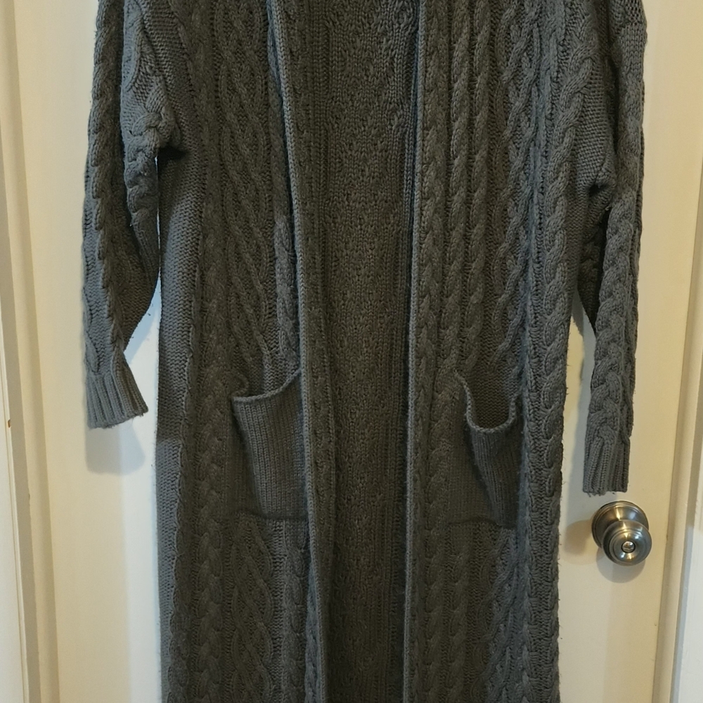 Elegant Gray Cable Knit Cardigan
